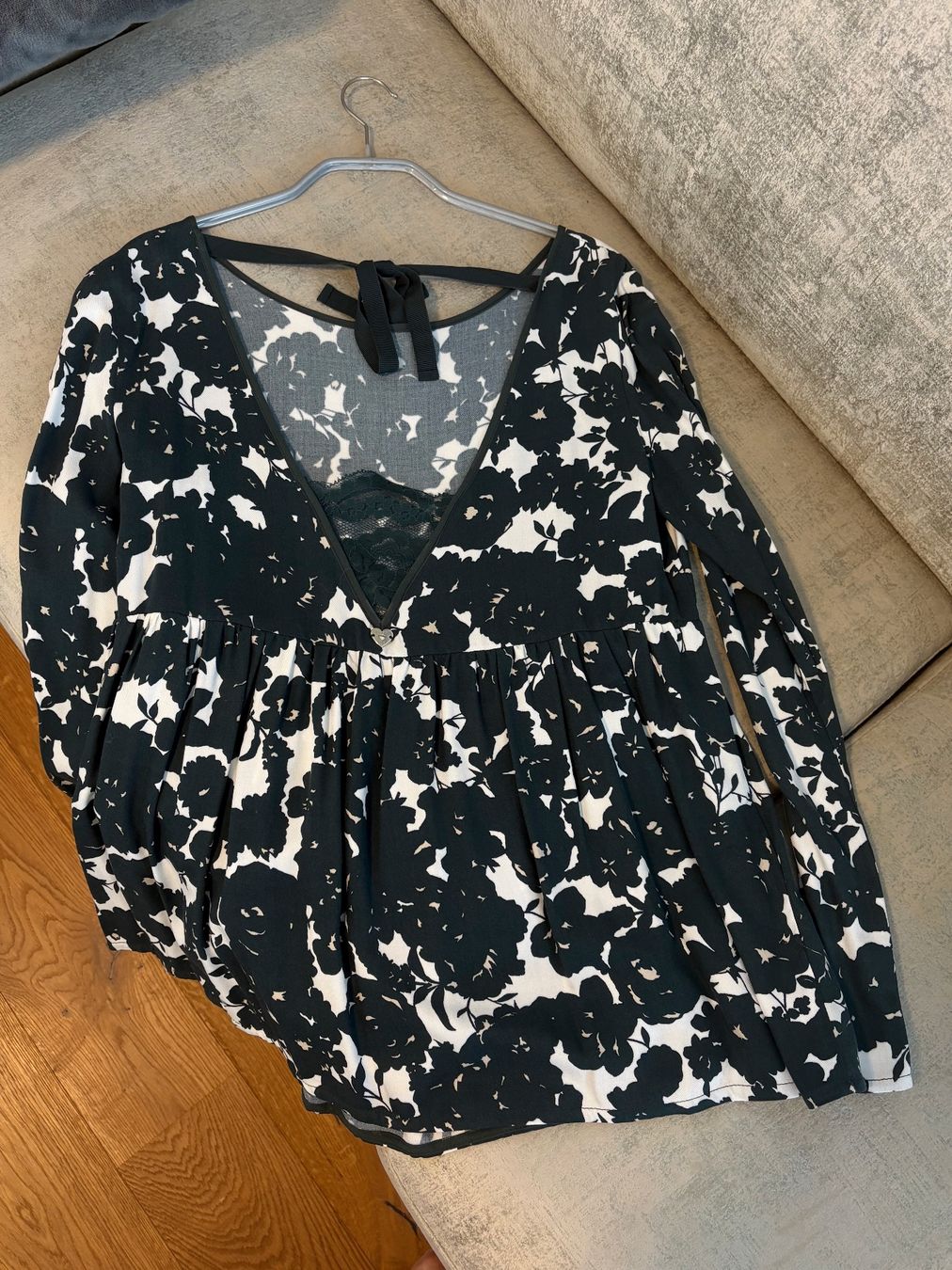 Tuniche: TwinSet Bluse Gr. M grün-weiss – Nuovo (secondo la descrizione) da Brione s. Minusio venduto da ticinosell 1