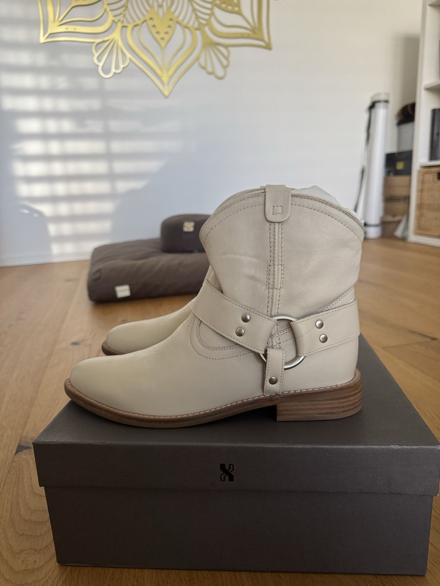Damenschuhe: Stiefeletten Bronx Off-White Leder  – Neu und originalverpackt aus Küssnacht am Rigi von alessa877 2