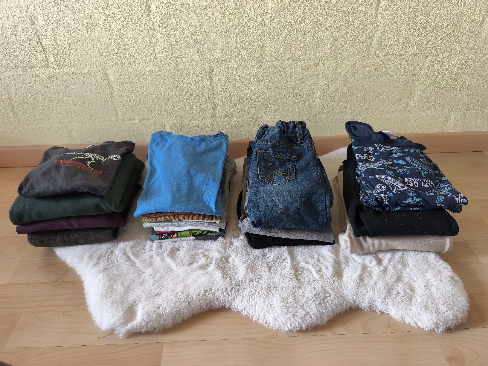 Lotti & Set di vestiti: Kleiderpaket Junge 128 – Usato da Rafz venduto da karina9471