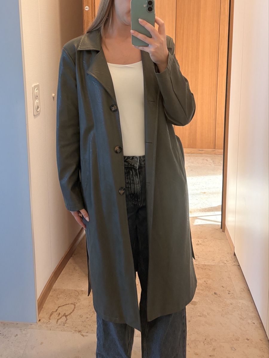 Cappotti: Ledermantel / Übergangsjacke olivegrün – Usato da Zürich venduto da viviennenevi 2