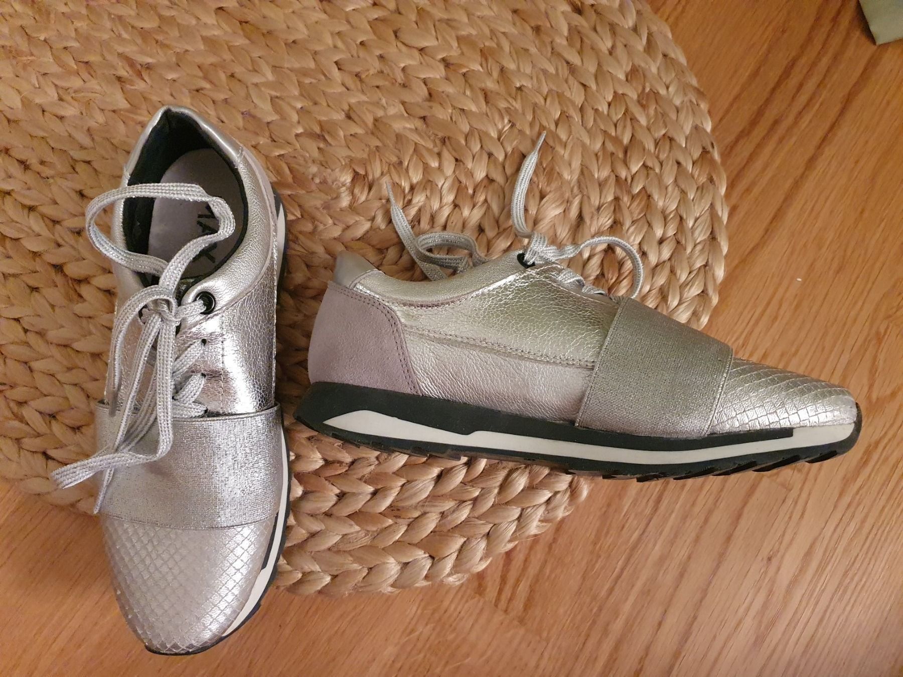 Max Mara Scarpe da donna: MAX Sneaker, Leder, silber, Grösse 37 – Usato da Zumikon venduto da Sternkind2018 3