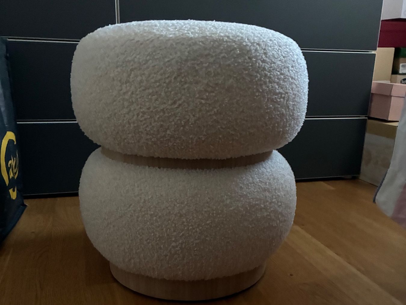 Livique Hocker: Pouf en tissu – Gebraucht aus Neuchâtel von RitaLaura