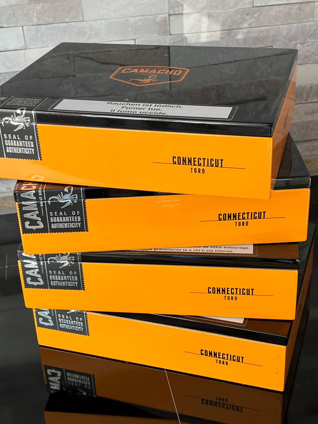 Transportkisten: Lackierte Zigarrenkisten "Camacho" – Gebraucht aus Bauma von Budgerigar