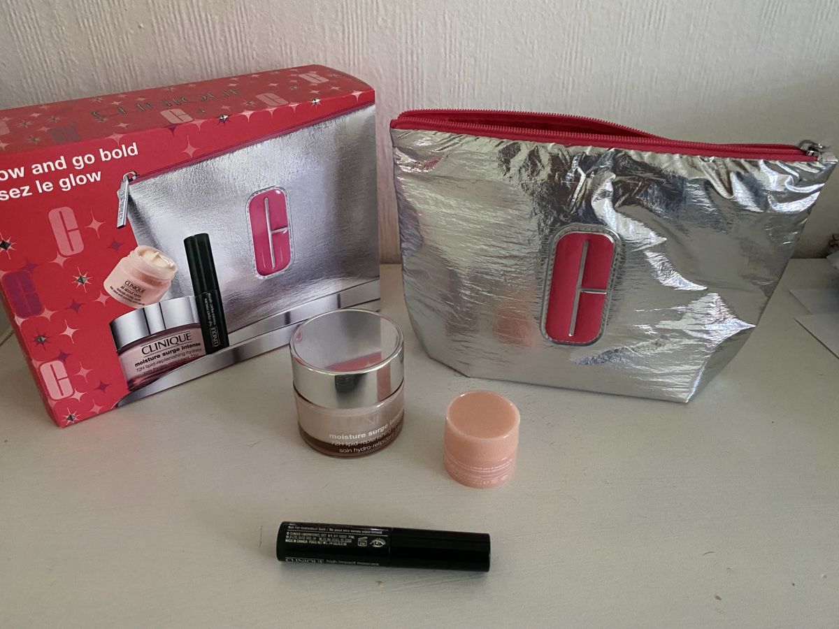 Clinique Gesichtspflege: Clinique Set Moisture Surge Intense 72H Hydrator – Neu und originalverpackt aus Etzwilen von Roto2