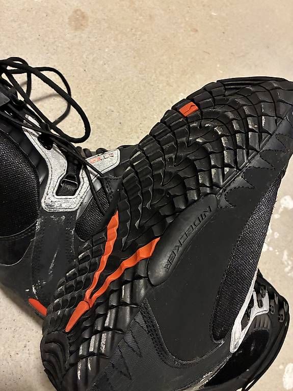 Scarpe da uomo: Snowboard boots  – Usato da Savigny venduto da stestuz 2