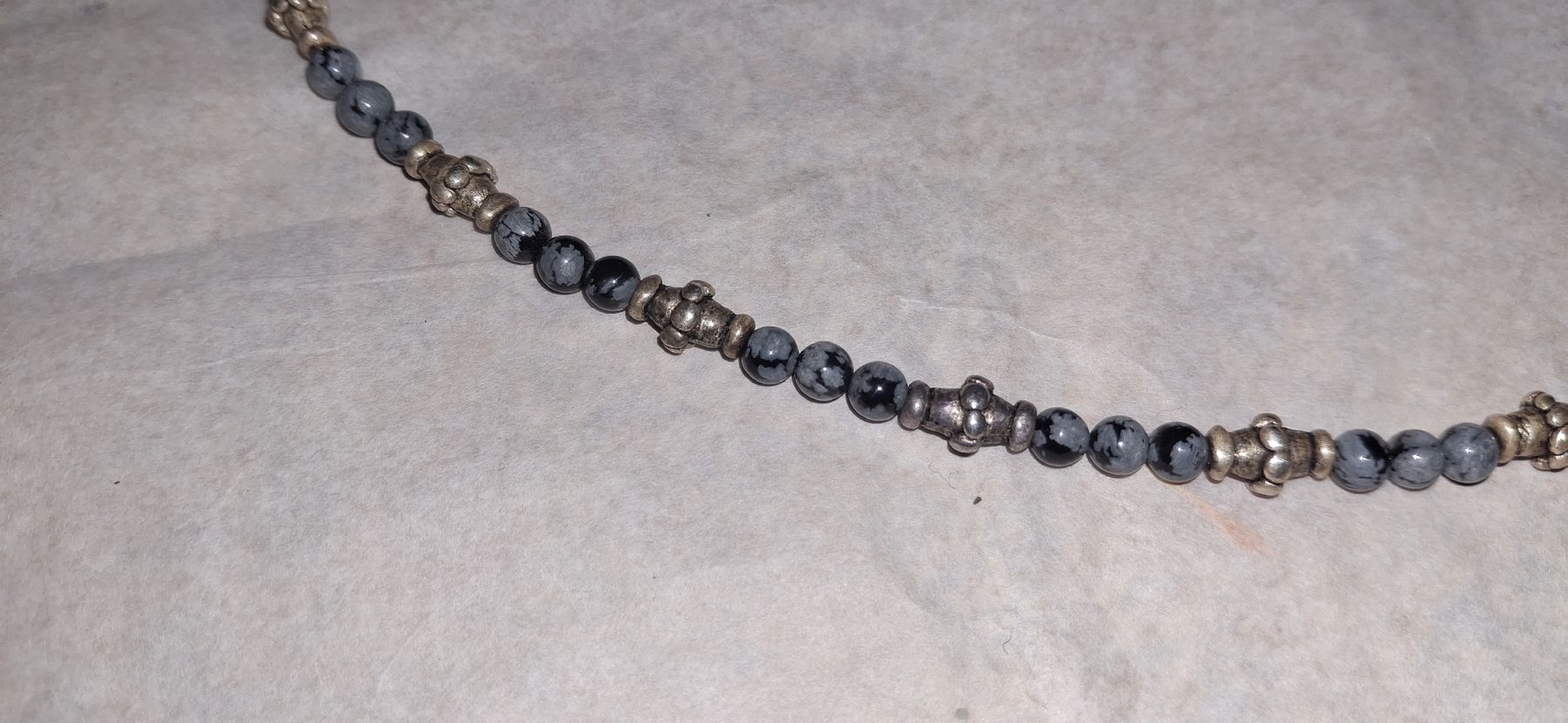 Catenine: Schöne Halskette mit Schneeflocken Obsidian – Usato da Brienz BE venduto da mondchatz1 1