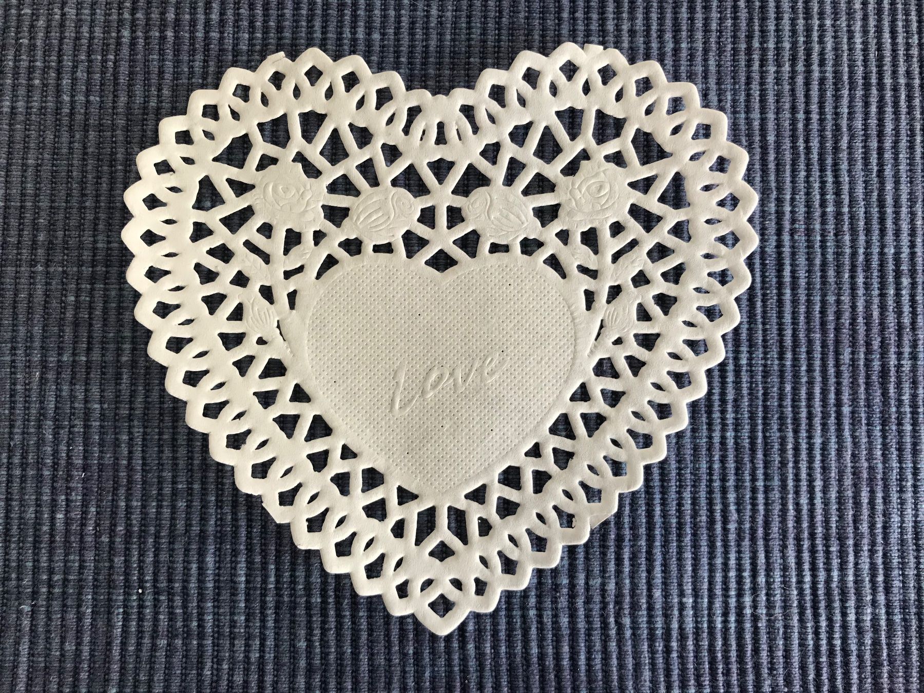 Toutes les décorations: 100x Herz Deko Glas-Untersetzer – Neuf avec emballage d'origine à Spreitenbach par Brockiland-Flohmarkt 2