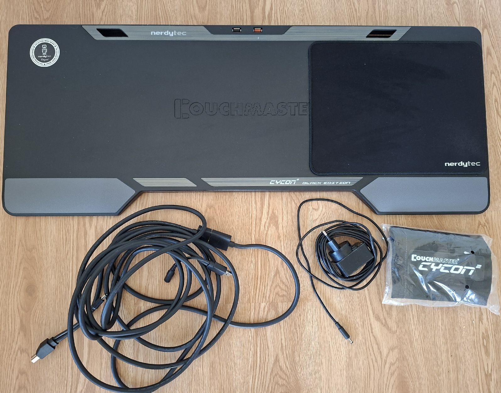 PCs: nerdytec Couchmaster CYCON2 Black Edition – Gebraucht aus Schafisheim von piiep_17