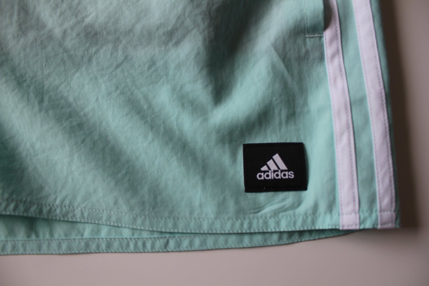 Adidas Hosen: Short Adidas verte t. L – Gebraucht aus Peseux von Gilloss 1