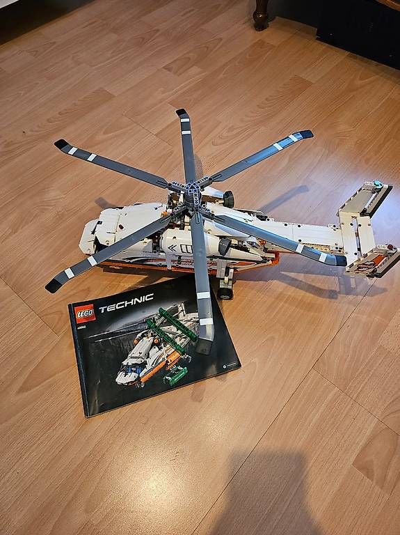 Lego Giocattoli: Lego® 42052 Technic Schwerlasthubschrauber – Usato da Schaan venduto da Klemmbausteine