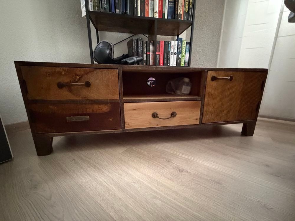 Mobili TV: TV Möbel/Sideboard aus Altholz. – Usato da Wölflinswil venduto da pokneto