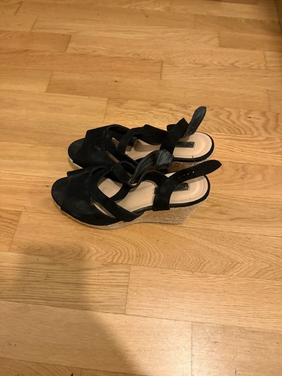 Chaussures femmes: Plateausandalette – D'occasion à Zürich par futbolstar 1