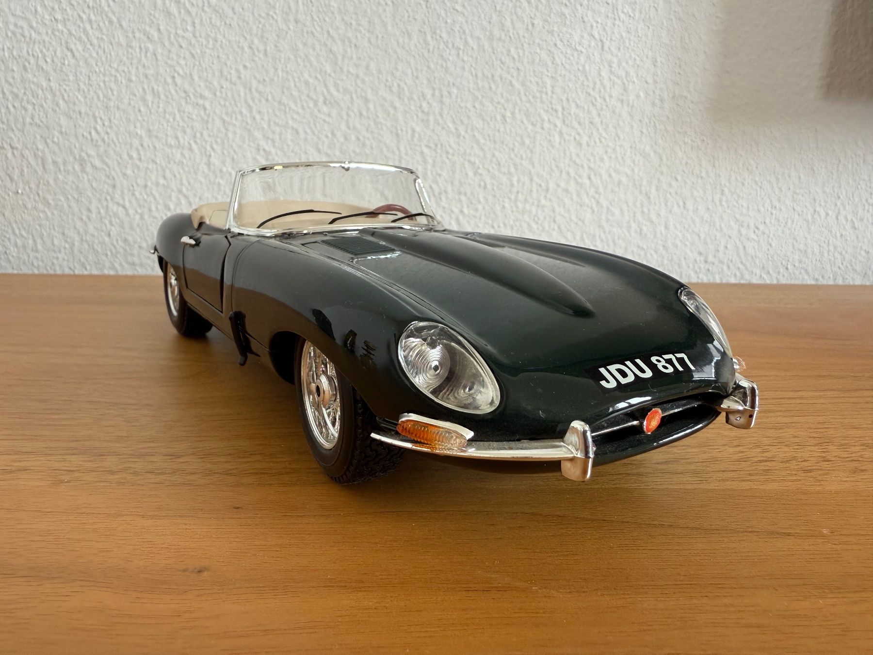 Bburago Modellini d'auto: Jaguar - E Type - 1961 - Bburago 1/18 – Usato da Epesses venduto da genfersee 1