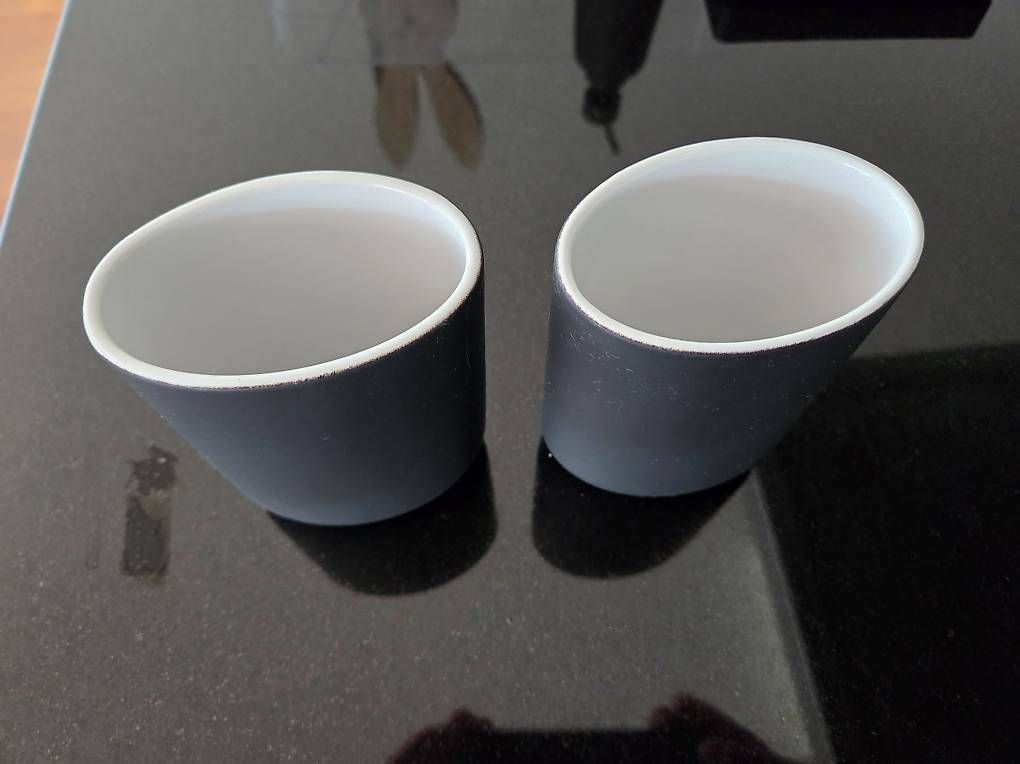 Ikea Gläser: Zwei IKEA Zahnbürstengläser EKOLN dunkelgrau – Gebraucht aus Ennetbürgen von Riwemogmbh