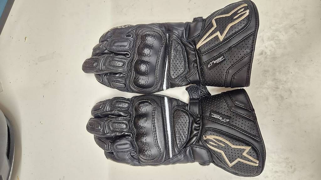 Alpinestars Altri accessori da uomo: Motorradhandschuche Gr.L – Usato da Aarburg venduto da exe_v5s5