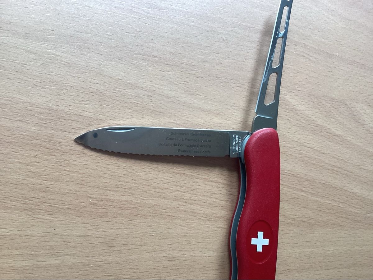 Piatti di portata: Holzbrett mit Käsemesser, neu – Nuovo e nell'imballaggio originale da Wassen UR venduto da SABDOM 3