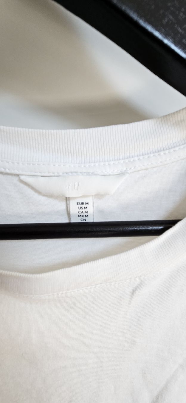 H&M T-Shirts: H&M Basic T-Shirt 3 Stück – Gebraucht aus Rombach von ThriftBetter 3