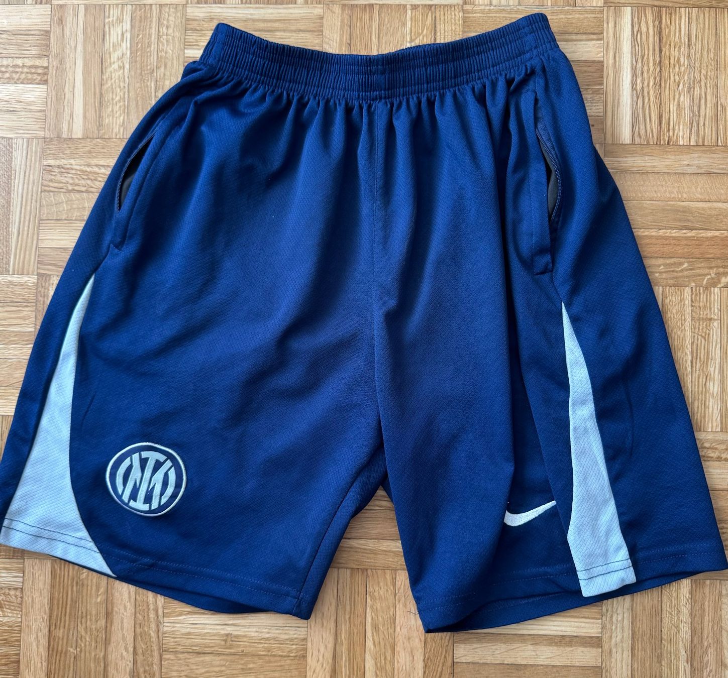 Nike Pantaloni: Shorts Nike Inter - TRAINING - Size L – Usato da Zürich venduto da Matteo_7