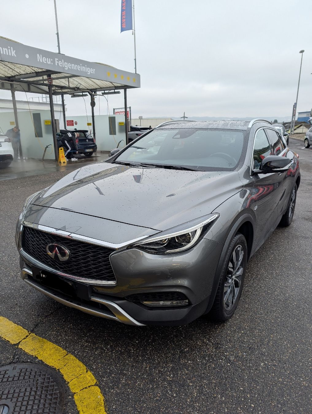 Carrozzine: INFINITI QX30 AWD 2.2D – Nuovo (secondo la descrizione) da Mellingen venduto da Sepoo