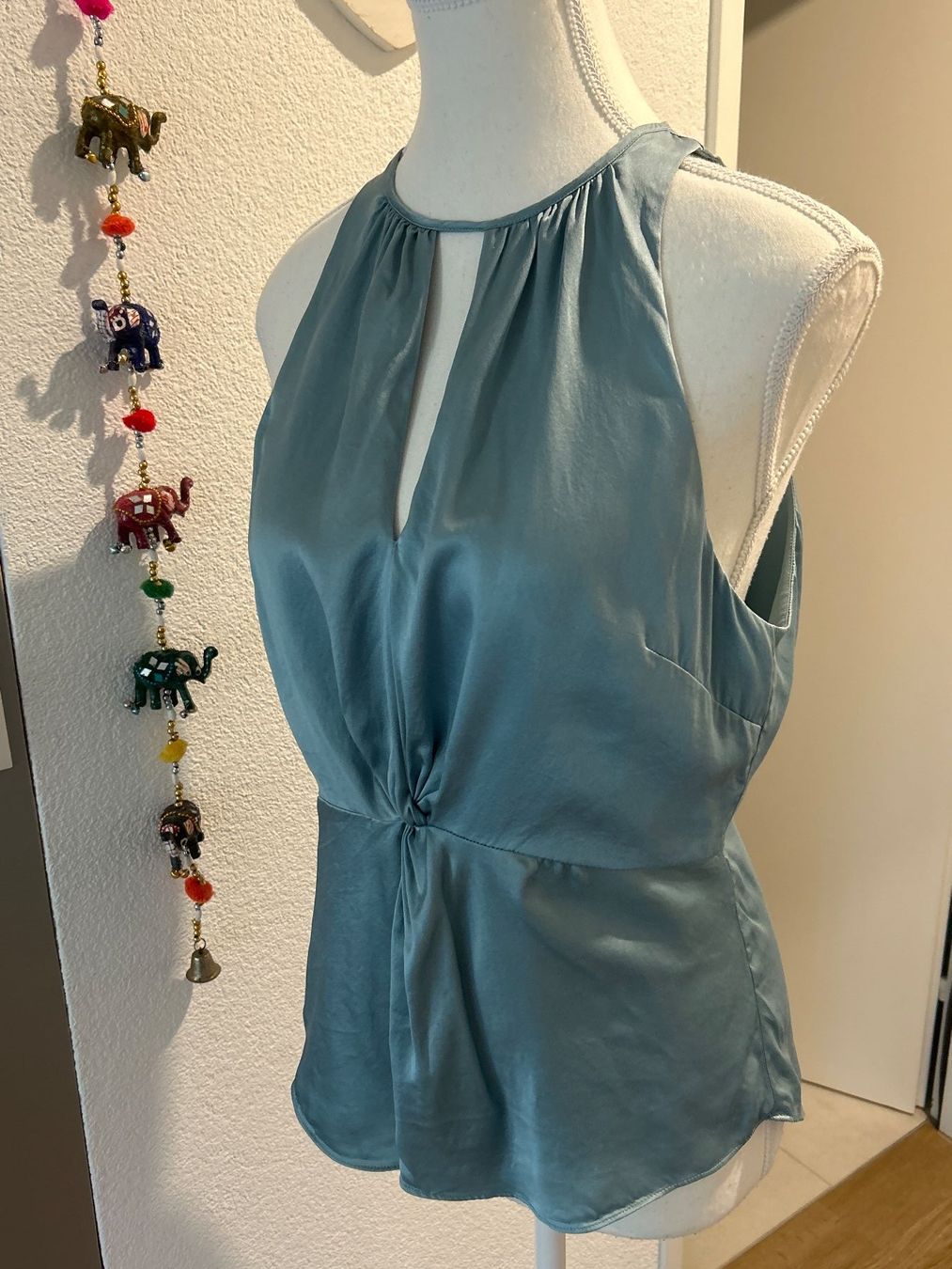 Top: Top eisblau 100% Seide von Cinq à Sept Gr. M – Usato da Brunnen venduto da Nala2929 4