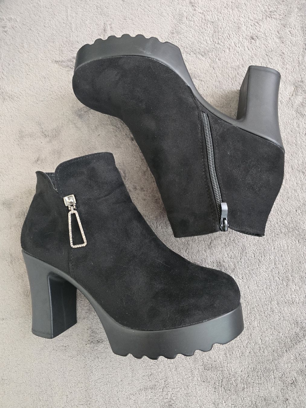Scarpe da donna: eleganter schwarzer Stiefel, Grösse 41 – Usato da Muttenz venduto da kar_rp9p 2