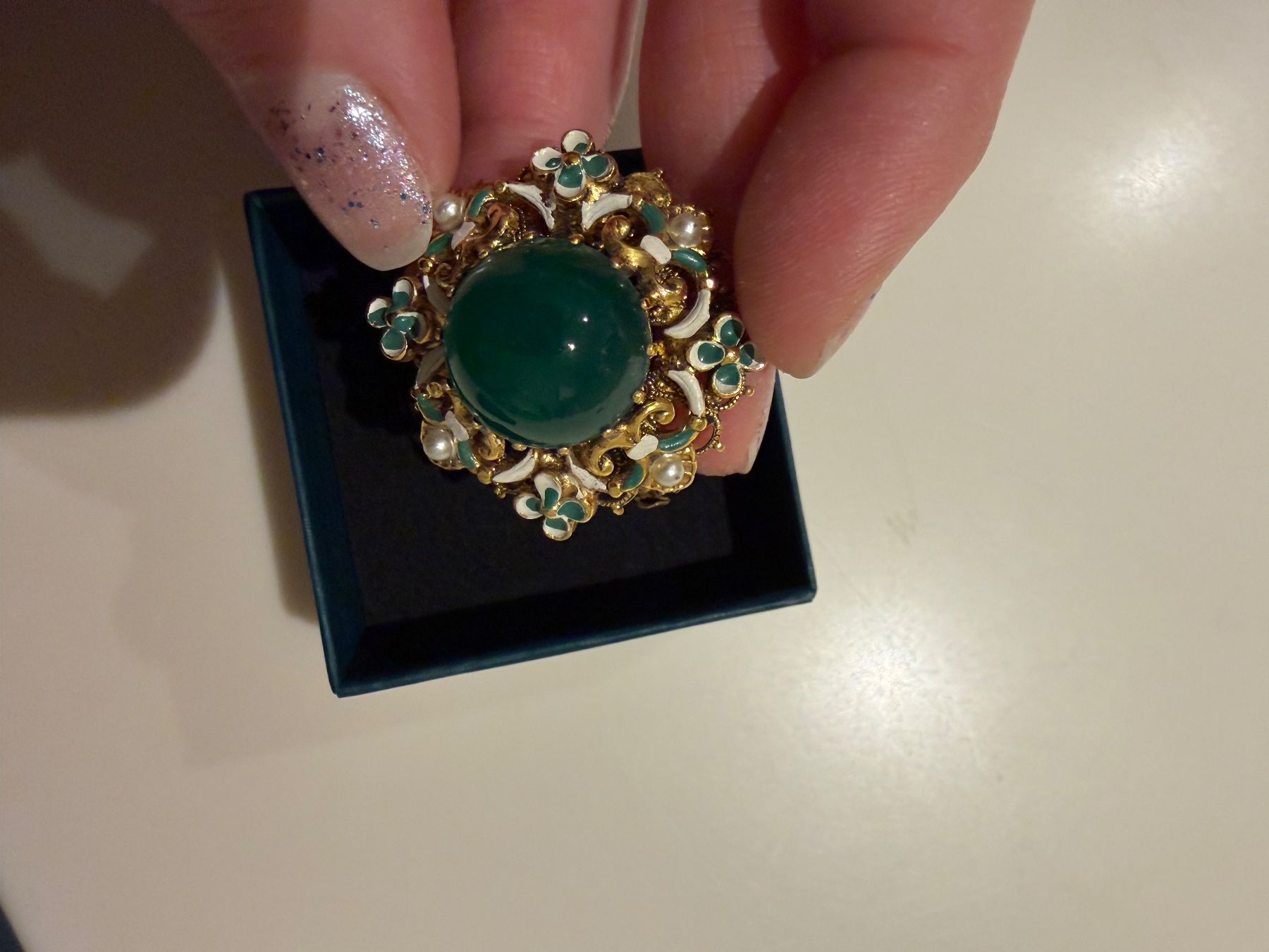 Spille & Fermagli: Vintage Brosche mit Jade, Emaille, Saatperlen – Usato da Zürich venduto da fab_lhd9 1