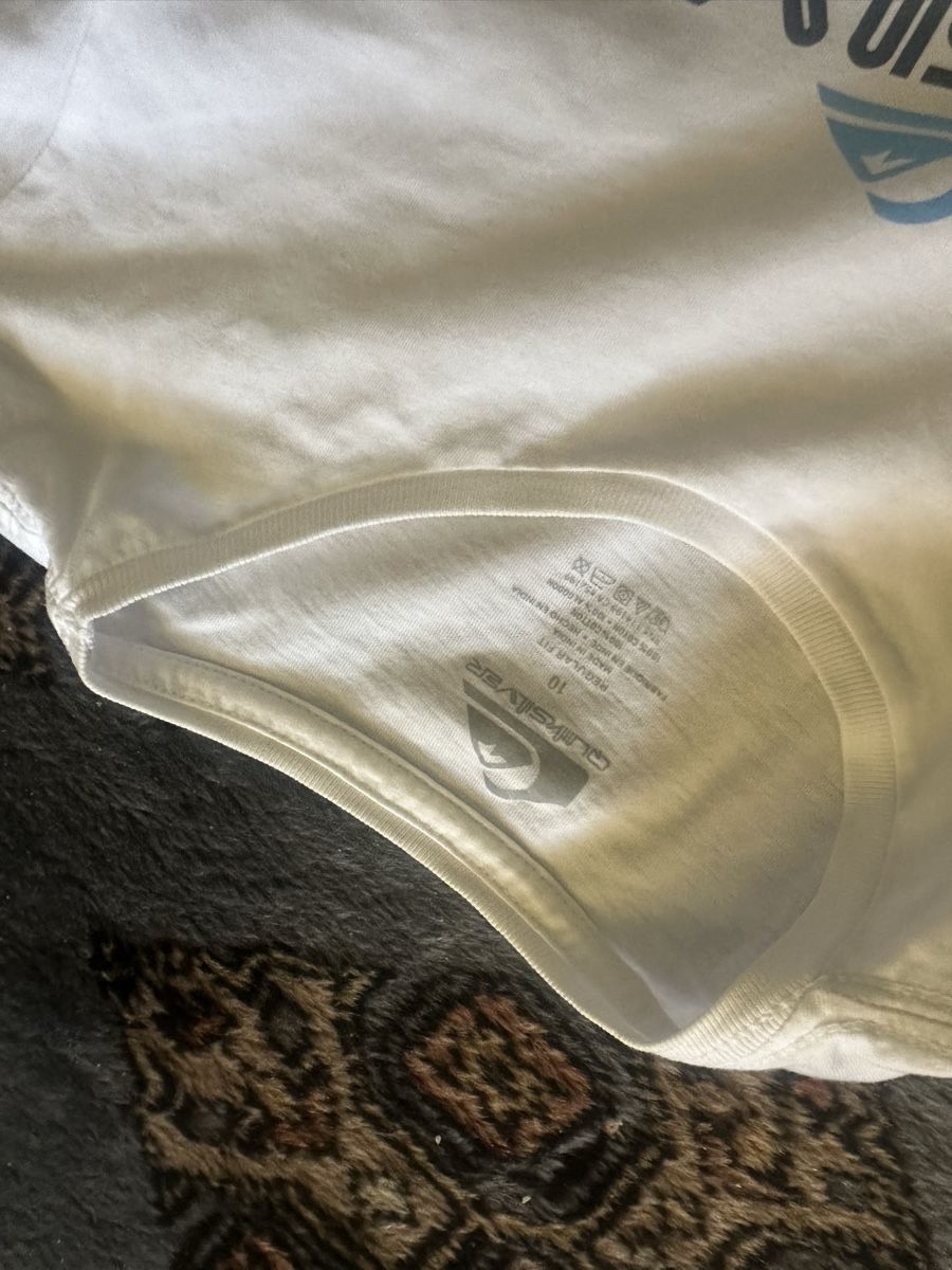 Quiksilver Hemden, T-Shirts & Polos: Quicksilver 2 T.Shirt  9/10 jahrig  – Gebraucht aus Uster von bek_v2ct 2
