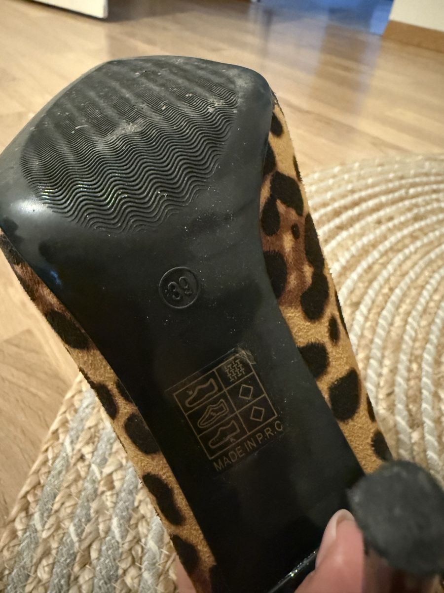 Scarpe da donna: Leopard Print High Heels - Size 39 – Nuovo (secondo la descrizione) da Zürich venduto da aar_9mtz 5