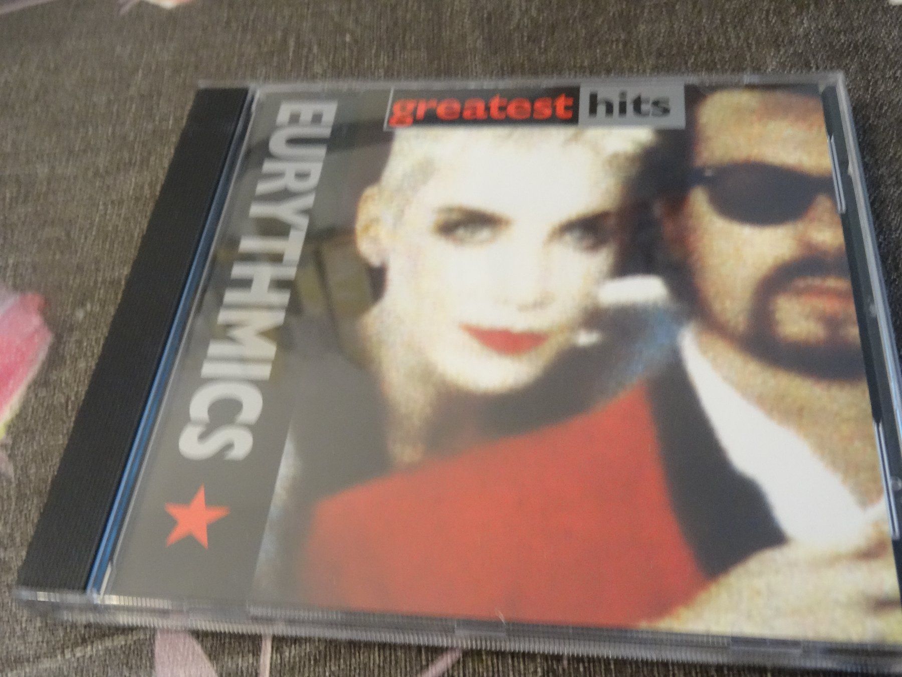CD: Eurythmics - Greatest Hits CD – Usato da Olten venduto da Disc-Ausverkauf