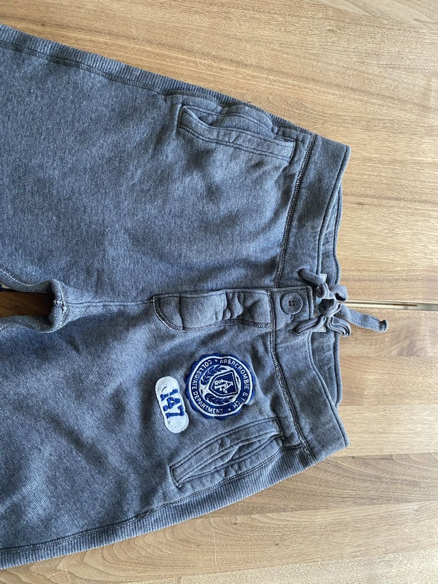 Abercrombie Pantaloni: A&F Trainerhose Grösse M – Usato da Bern venduto da mod18 3