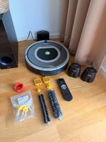 iRobot Roomba 780 mit Fernbedienung, Ladestation und Zubehör