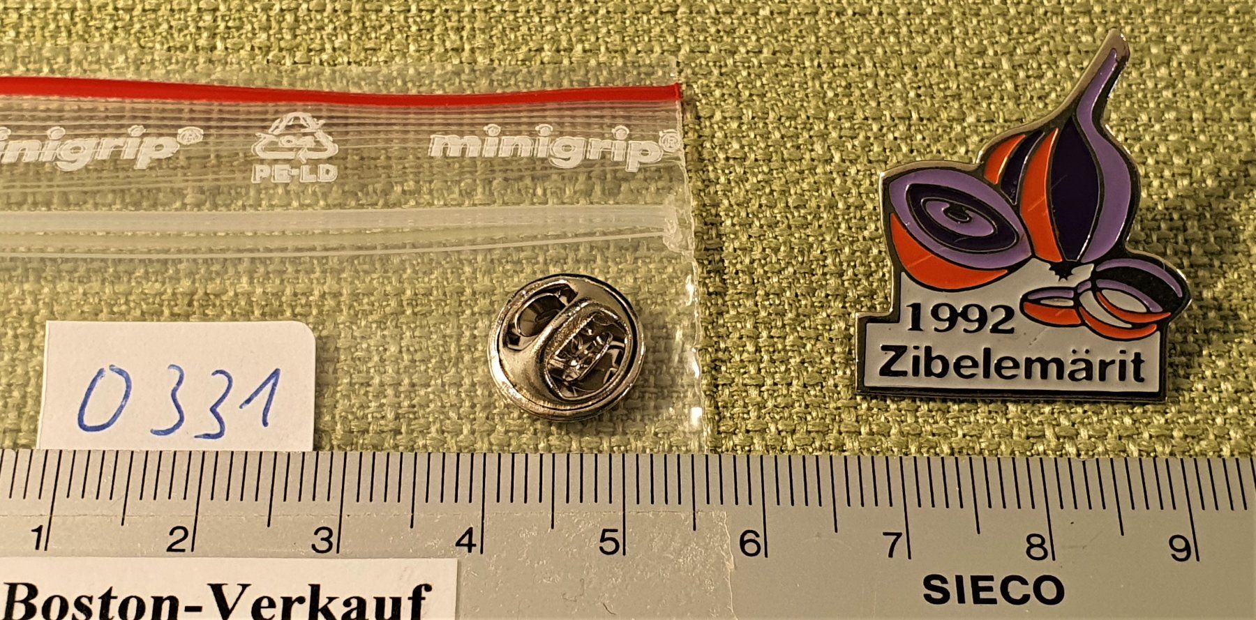Plaketten & Abzeichen: O331 - Pin Bern Berner Bärner Zibelemärit 1992 – Gebraucht aus Reinach BL von Boston-Verkauf 1