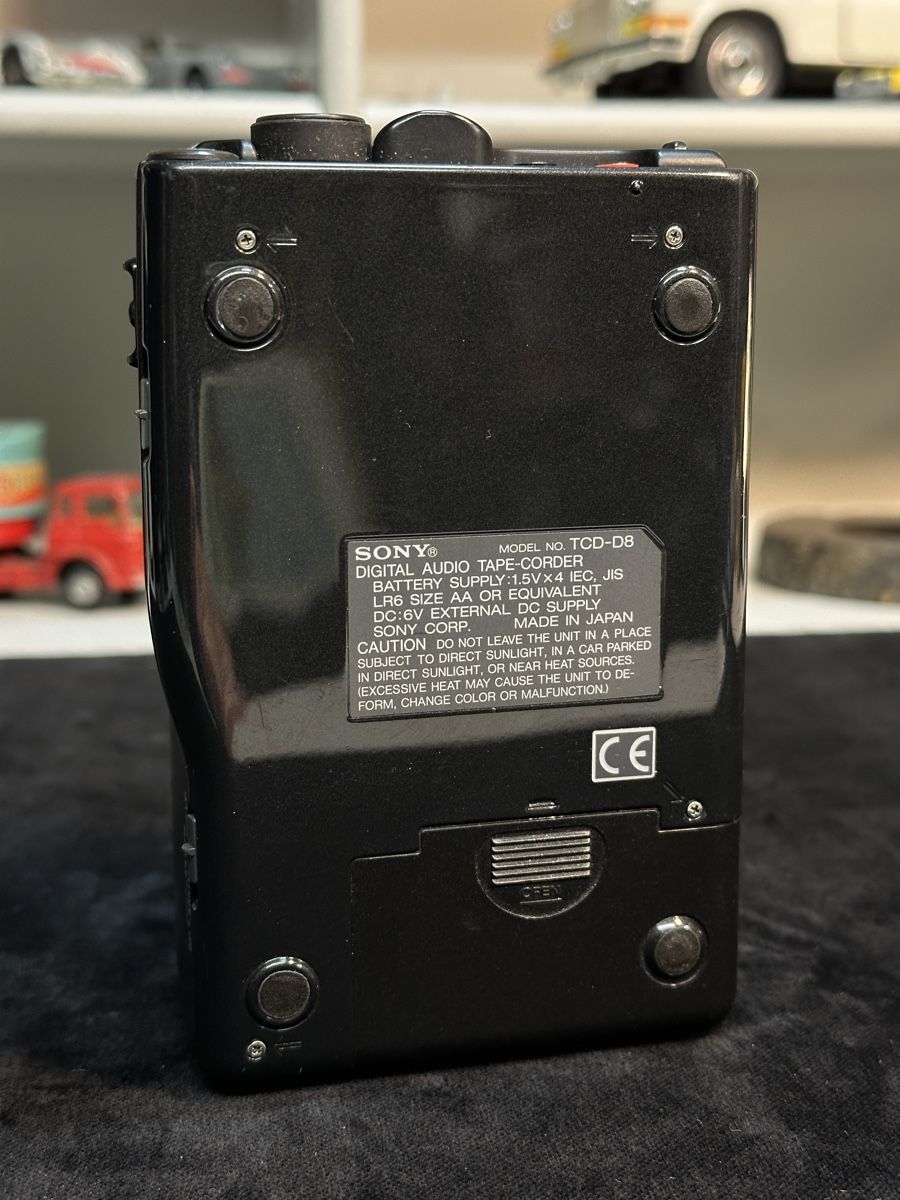 Sony Aufnahmegeräte: SONY TCD-D8 DAT Walkman Recorder – Defekt aus Wädenswil von HobbyZimmer 5