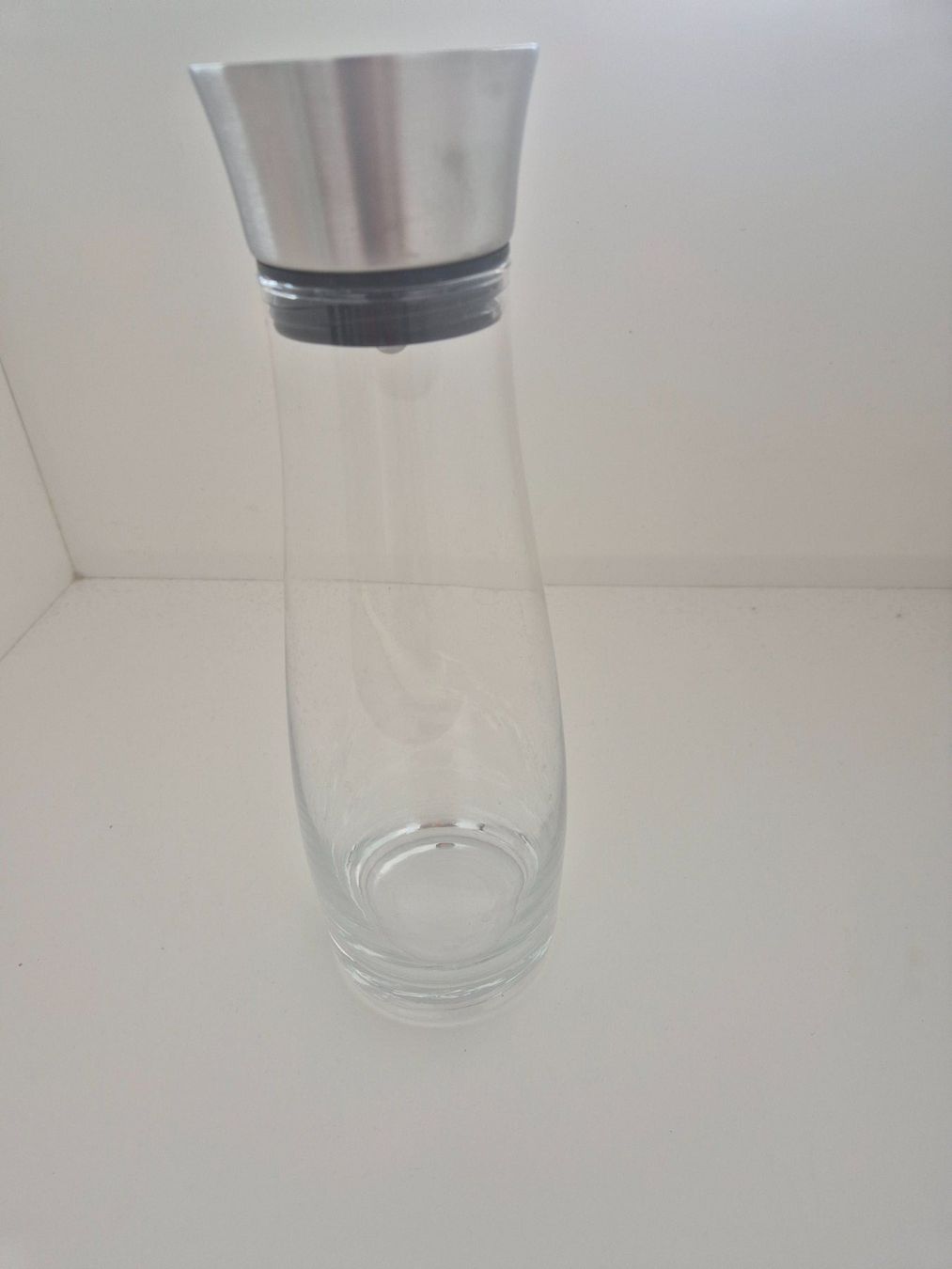Carafes: Glaskaraffe mit Edelstahlverschluss und Sieb – D'occasion à Eglisau par nicij79