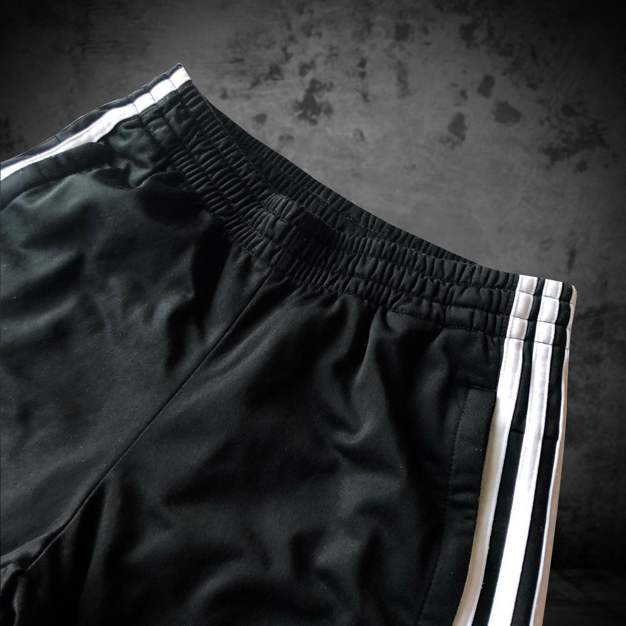 Adidas Pantalons: Jogging Adidas Black Men XS – D'occasion à Genève par ang_7j7j 2