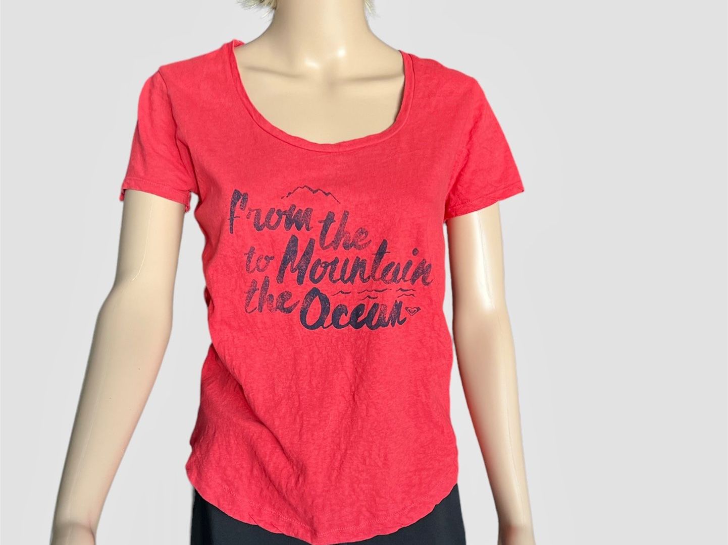 Roxy T-shirts: Roxy t-shirt - bon état - taille S – D'occasion à Vuisternens-Romont par gol_xp6p 1