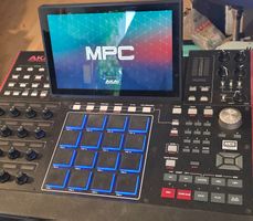 Akai MPC X mit Transportbag