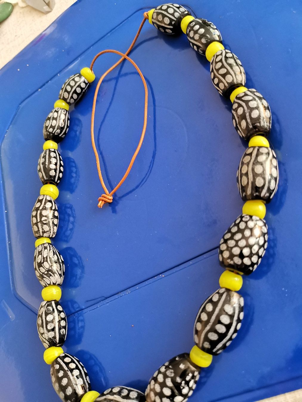 Catenine: AFRIKAN. GLASPERLENKETTE – Usato da Allschwil venduto da Male54 1
