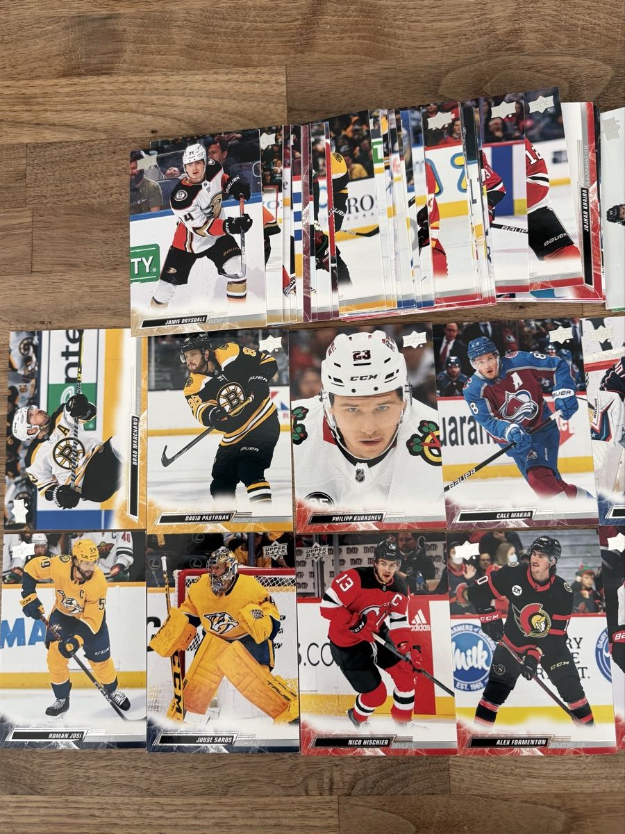 NHL Carte collezionabili: Sammlung 22-23 Upper Deck Series 1 Base / 1 - 200 komplett – Nuovo (secondo la descrizione) da Uttigen venduto da Brainbug 1