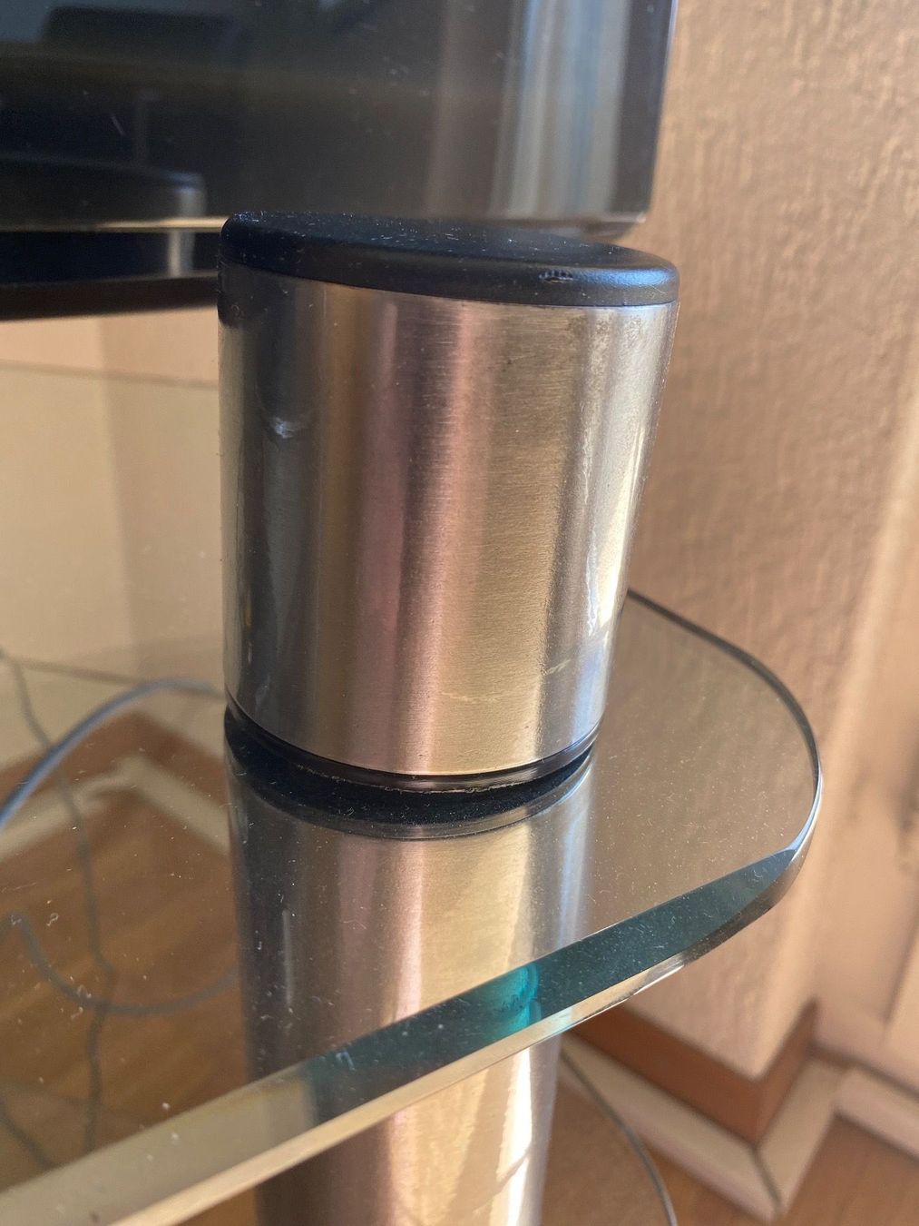 Mobili TV: Glas-TV-Möbel – Usato da Münchenbuchsee venduto da Brunopatrick 1
