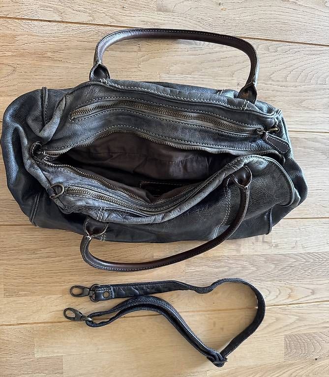 Taschen für Damen: Tasche Echtleder – Gebraucht aus Kriessern von c_n1 2