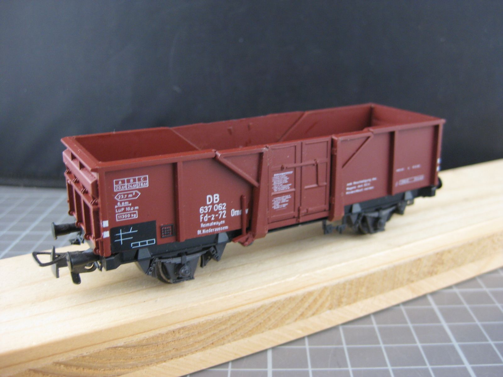 Liliput Modellini di ferrovie: Liliput Mittenkippwagen DB – Usato da Malters venduto da Marosko