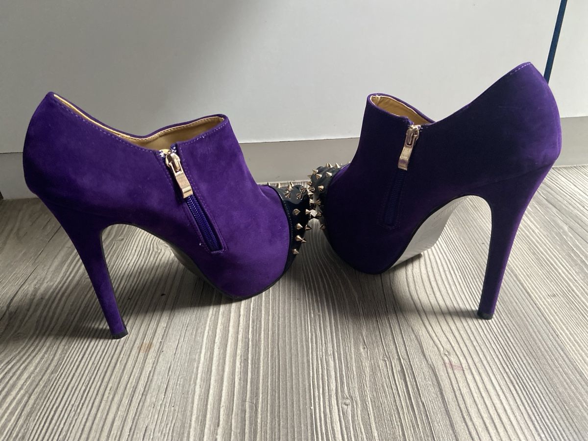 Scarpe da donna: Sergio Todzi  Stiefelette, Gr. 38,, violett VelourKL – Nuovo (secondo la descrizione) da Sirnach venduto da SpeedyGT 3
