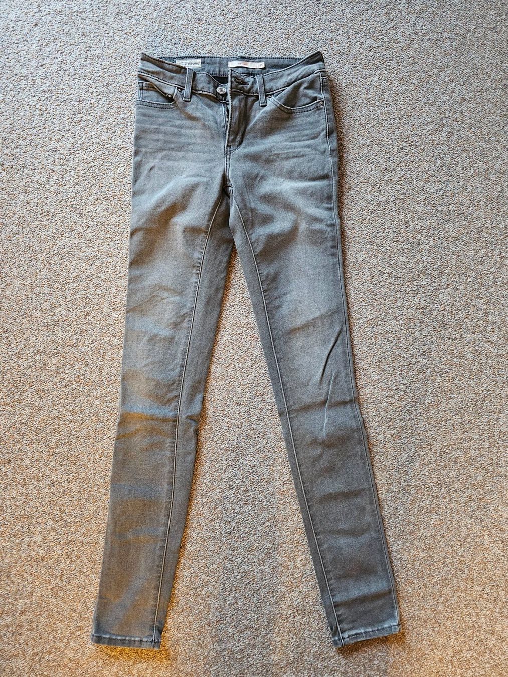 Levi's Jeans: Jeans Levis Skinny 711 – Usato da Horw venduto da KatharinaT