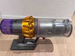 Dyson V15 Detect Absolute mit viel Zubehör