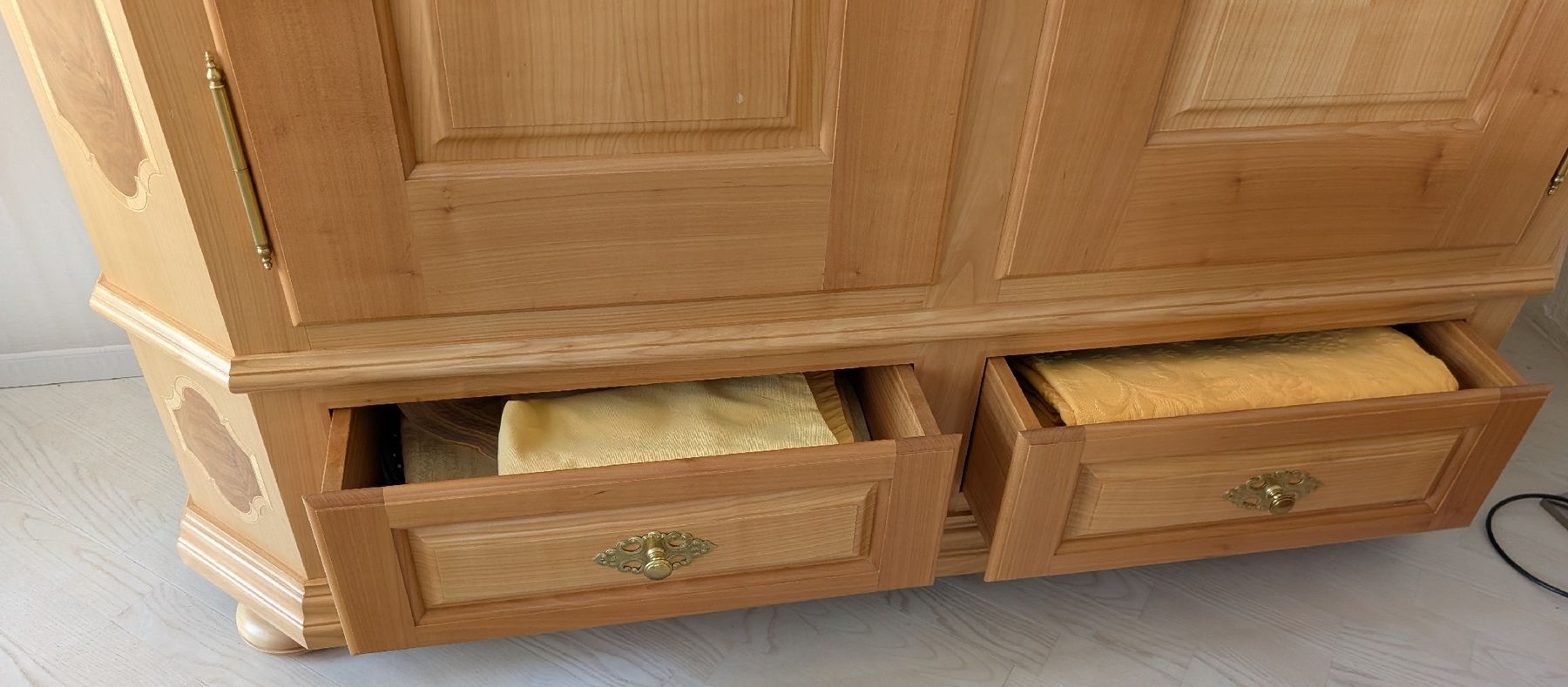 Armadi: Bodensee-Barock-Schrank aus Kirschbaum – Nuovo (secondo la descrizione) da Zürich venduto da wme_2brc 5