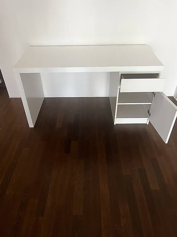 Schreibtische: IKEA Pult Malm 140x65cm – Gebraucht aus Mellingen von mhe_bhc7 1