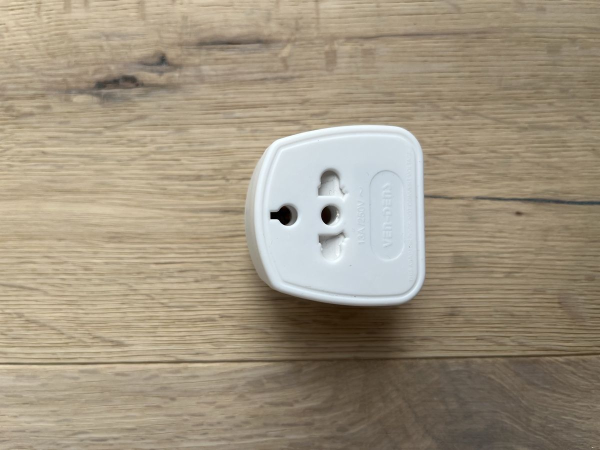 Laufwerke & Adapter: UK Travel Adapter – Neu (gemäss Beschreibung) aus Zürich von ecracco 1