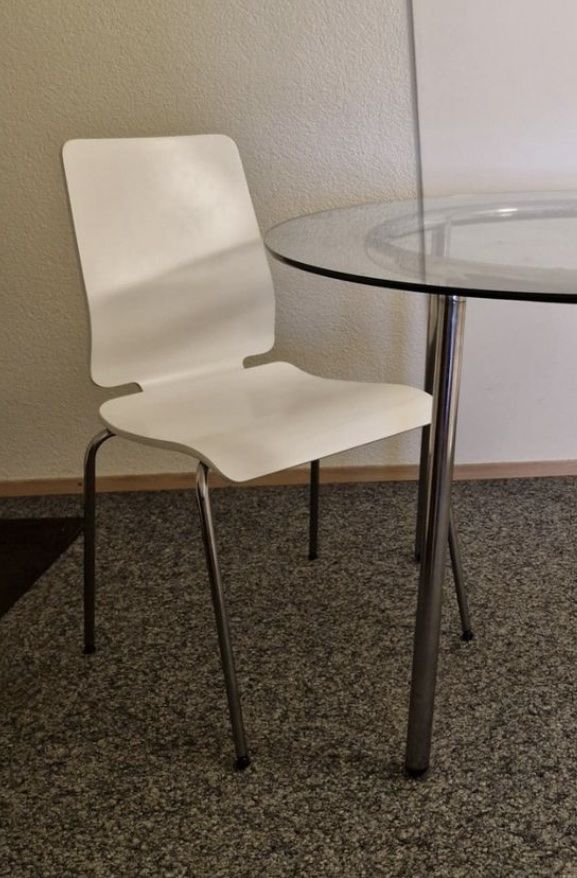Ikea Sedie: Weisse Esszimmer-Stühle – Usato da Zürich venduto da hykma