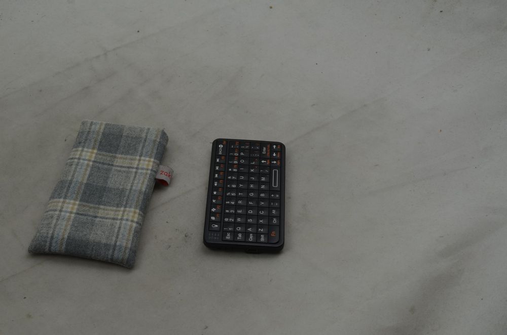Mini Bluetooth Tastatur 1